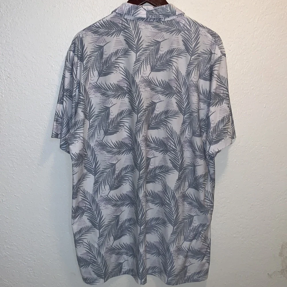Travis Mathew Shirt - Picture 2 of 5